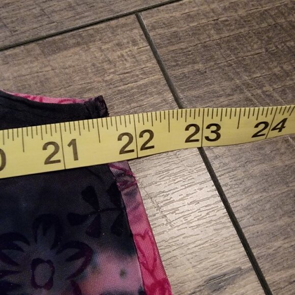 Sere Nada Sleeveless top bright pink/black.  Size 1X 22" across the chest. - Picture 5 of 7